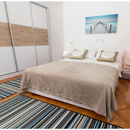 Ivan - Modern * Kaštela